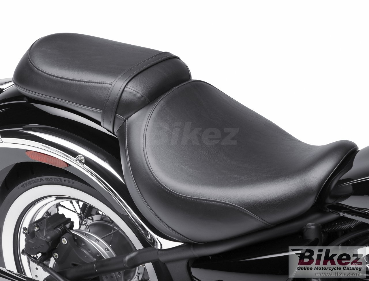 Big Kawasaki vulcan 900 classic se picture and wallpaper from Bikez.com
